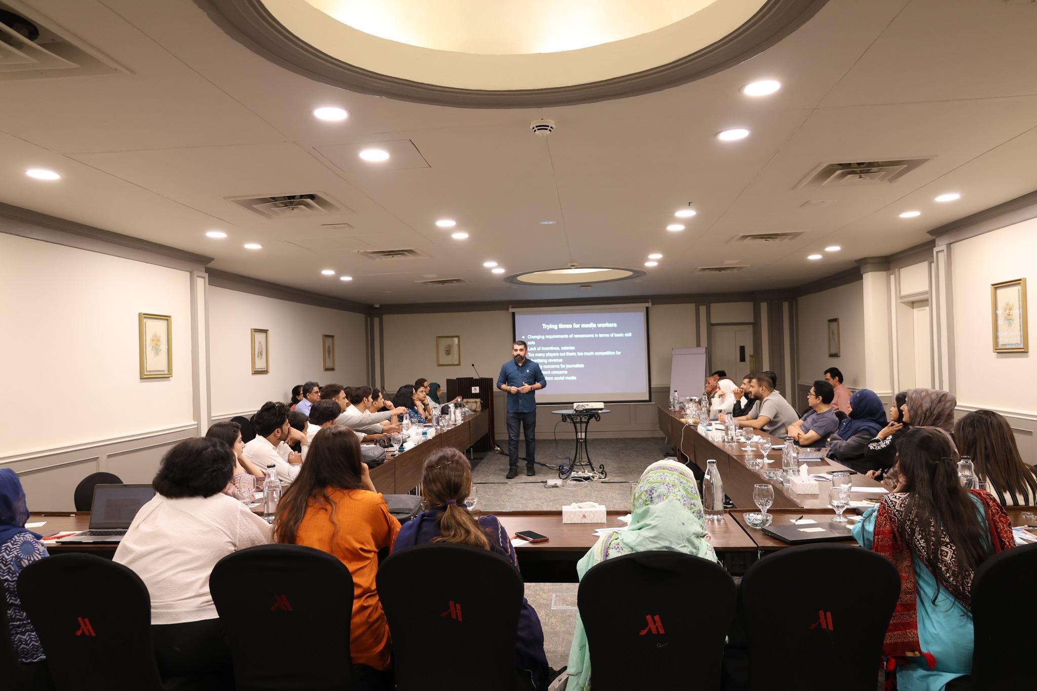 آئی سی آر سی اور میڈیا ان لیمیٹڈ کے اشتراک سے صحافیوں کے لیے دو روزہ 'ہیومینیٹیرین رپورٹنگ' ورکشاپ کا انعقاد