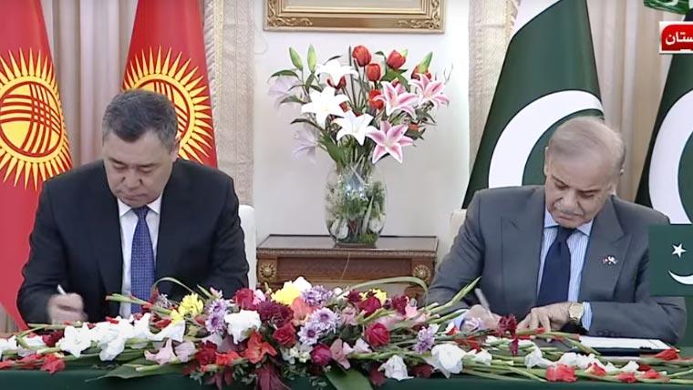 پاکستان اور کر غزستان کے مابین
مفاہمتی یادداشتوں پر دستخط ،دو طرفہ تعاون مضبوط بنانے کا عزم