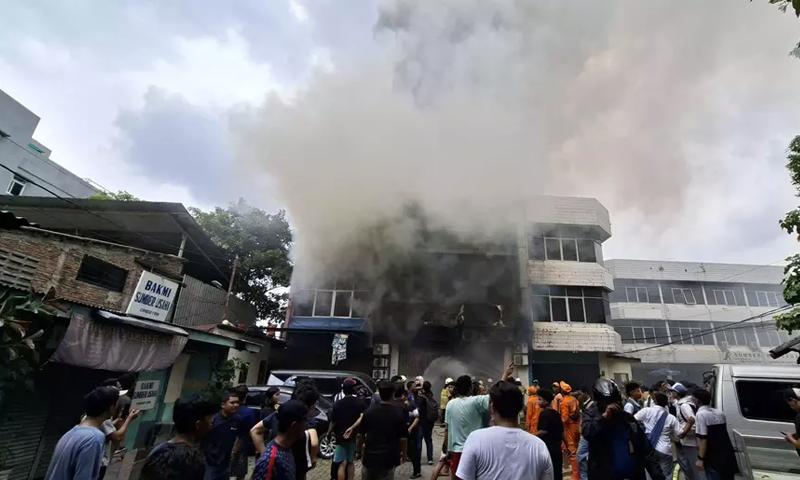جکارتہ: بیٹری پھٹنے سے عمارت میں خوفناک آگ لگ گئی ، 20 افراد جاں بحق ،متعددزخمی