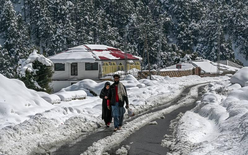 منفی درجہ حرارت اورشدید برفباری کے باعث مانسہرہ؛ ناران ویلی سیاحوں کیلئےمکمل طور پر بند