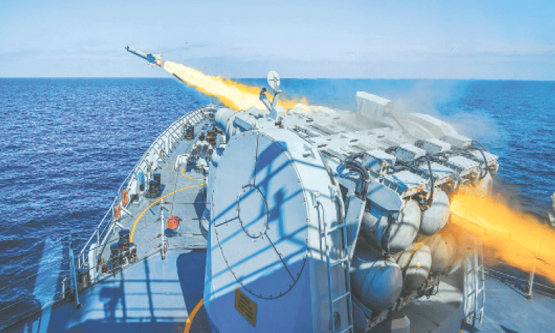 پاک بحریہ کاسمند ر سے فضا تک مار کرنے والے میزائل کے فائر پاورکا شاندار مظاہرہ