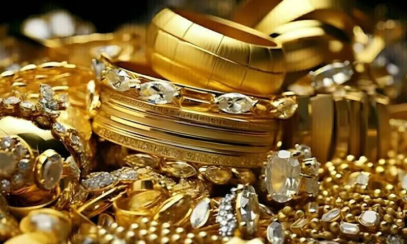 گزشتہ روز کے ضافے کے بعد سونا آج ہزاروں روپے سستا،فی تولہ کتنے کا ہو گیا؟