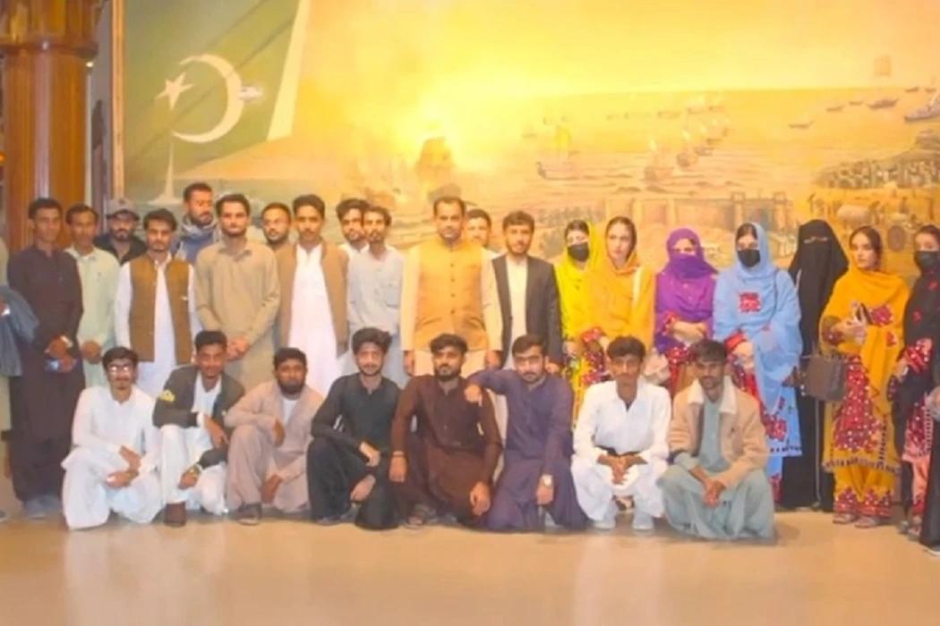پاک فوج کے تعاون سے گوادر یونیورسٹی کے طلبہ کا کراچی مطالعاتی دورہ کامیابی سے مکمل