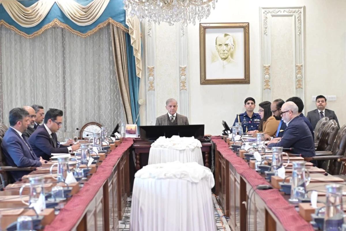 ٹیکنالوجی کے مؤثر استعمال سے عوام کو سہولیات کی فراہمی مزید سہل اور ڈیجیٹائزیشن کے عمل میں تیزی لائی جائے،وزیراعظم