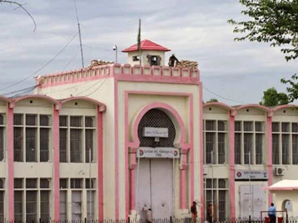 اڈیالہ جیل راولپنڈی کے سپرنٹنڈنٹ کو تبدیل کردیا گیا