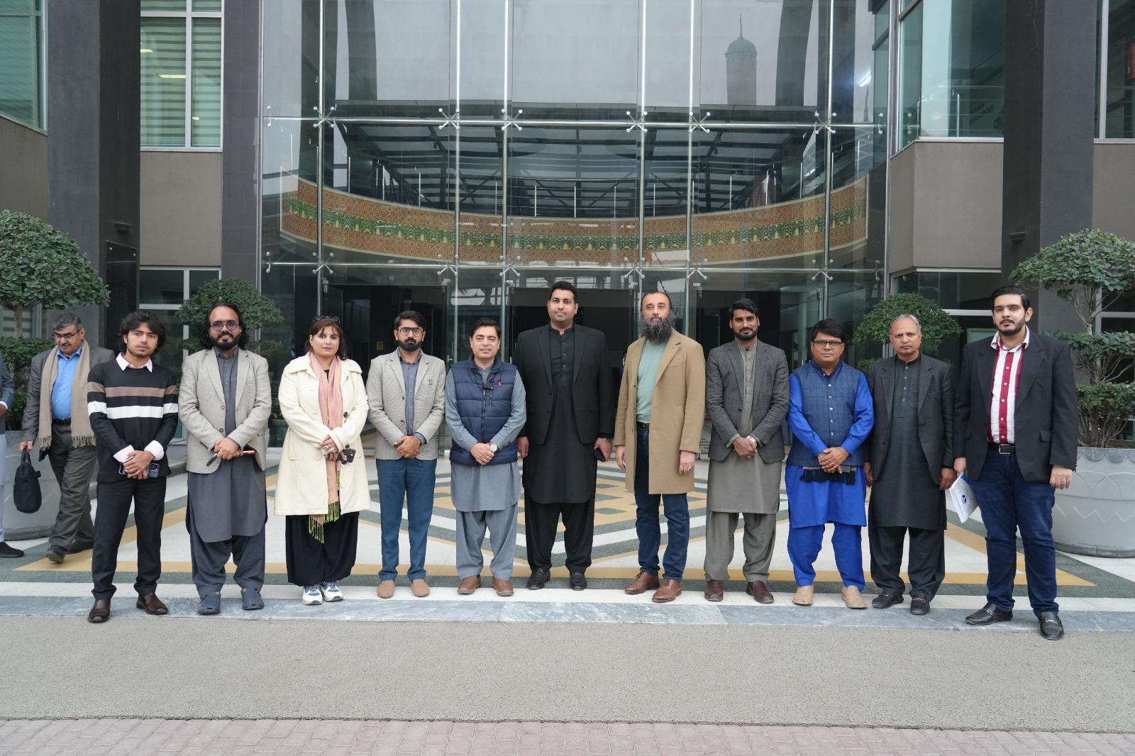 پی ایف یو سی کے وفدکا یونیورسٹی آف لاہورکا دورہ، طلبا کے نفسیاتی مسائل کیلئے اٹھائے گئے اقدامات کوسراہا