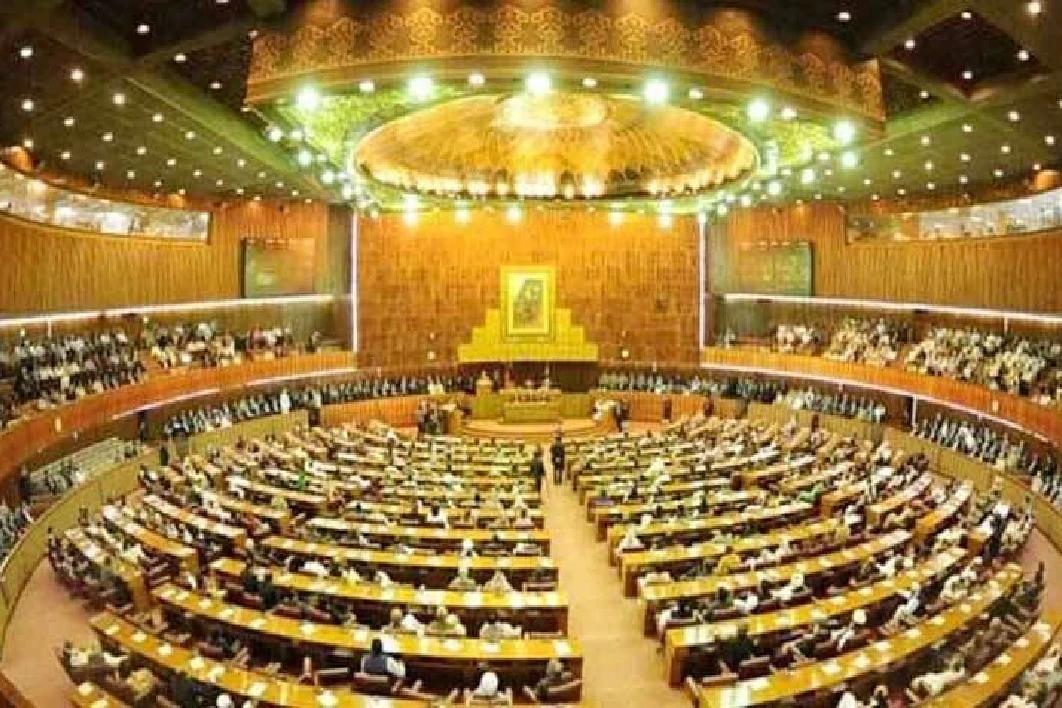 پارلیمنٹ کا مشترکہ اجلاس، سانحہ گل پلازہ پر متفقہ قرارداد سمیت متعدد اہم بلز منظور،اپوزیشن کا شورشرابہ