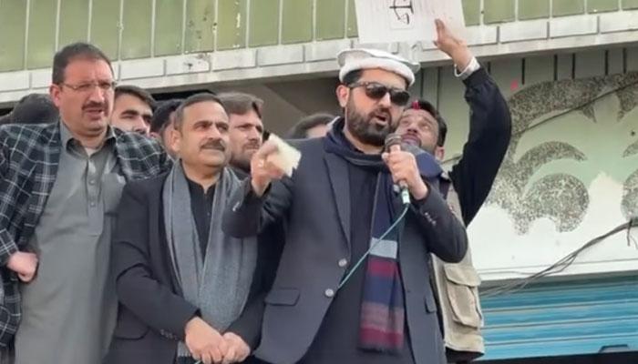 اگر وادی تیراہ کو خالی کرنے کا نوٹیفکیشن واپس نہ لیا تو پختون قوم کا جرگہ بلاؤں گا، سہیل آفریدی