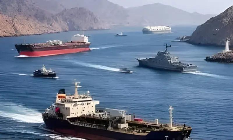 ایران نے مزیددو پاکستانی بحری جہازوں کو آبنائے ہرمز سے گزرنے کی اجازت دیدی