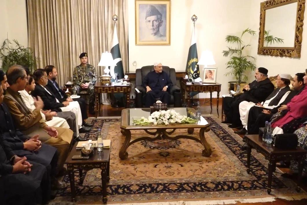 صدر آصف زرداری سے بلوچستان کے اراکینِ پارلیمنٹ کی ملاقات،صوبے میں جاری ترقیاتی منصوبوں پر گفتگو