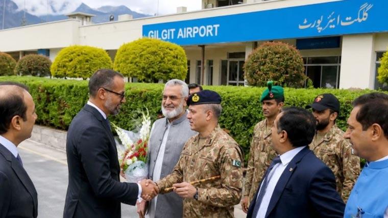 پاکستان کے دورے پر آئےاسماعیلی کمیونٹی کے روحانی پیشوا کی گلگت آمد،ایئرپورٹ پر شایانِ شان استقبال
