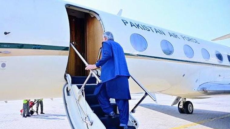وزیر خارجہ اسحاق ڈار چارملکی وزرائے خارجہ کے اجلاس میں شرکت کیلئے مصر روانہ