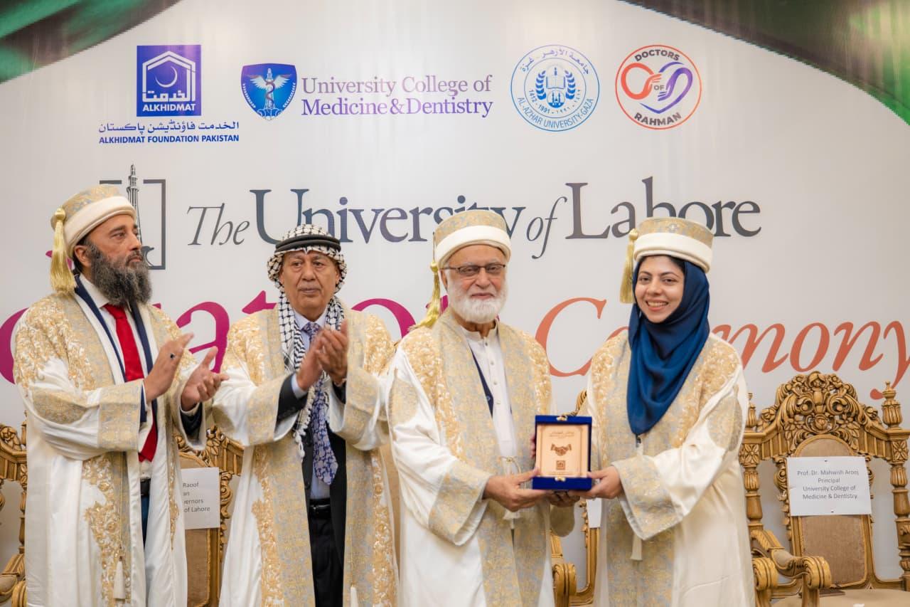 الخدمت فاؤنڈیشن کے زیرِ اہتمام فلسطینی طلبہ کی گریجویشن تقریب، 38 نوجوانوں نے ڈینٹل سرجری کی ڈگریاں حاصل کر لیں