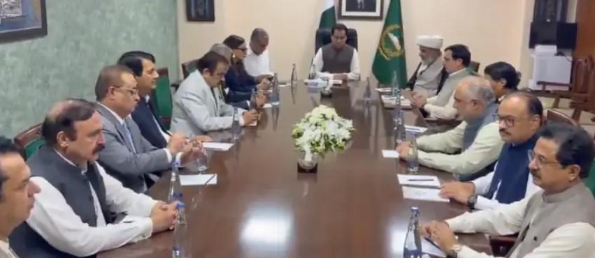 Govt-opposition talks continue amid heated exchanges between Rana Sana and Raja Nasir