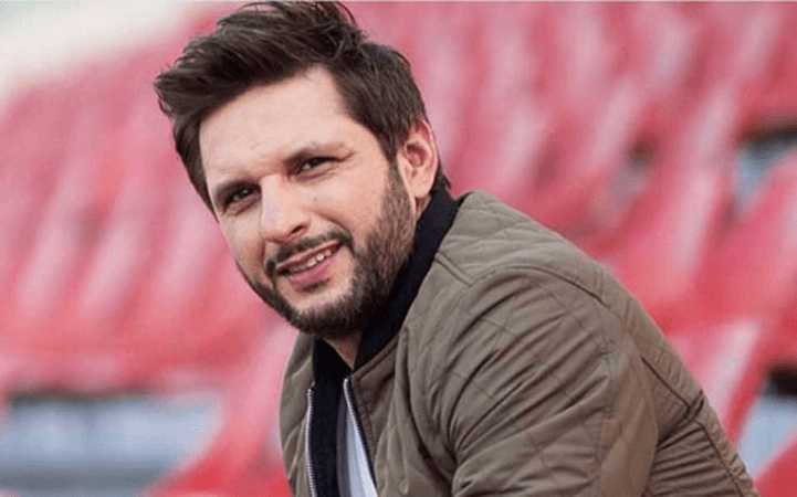 شاہد آفریدی نے اپنے مداحوں پر بجلیاں گرا دیں