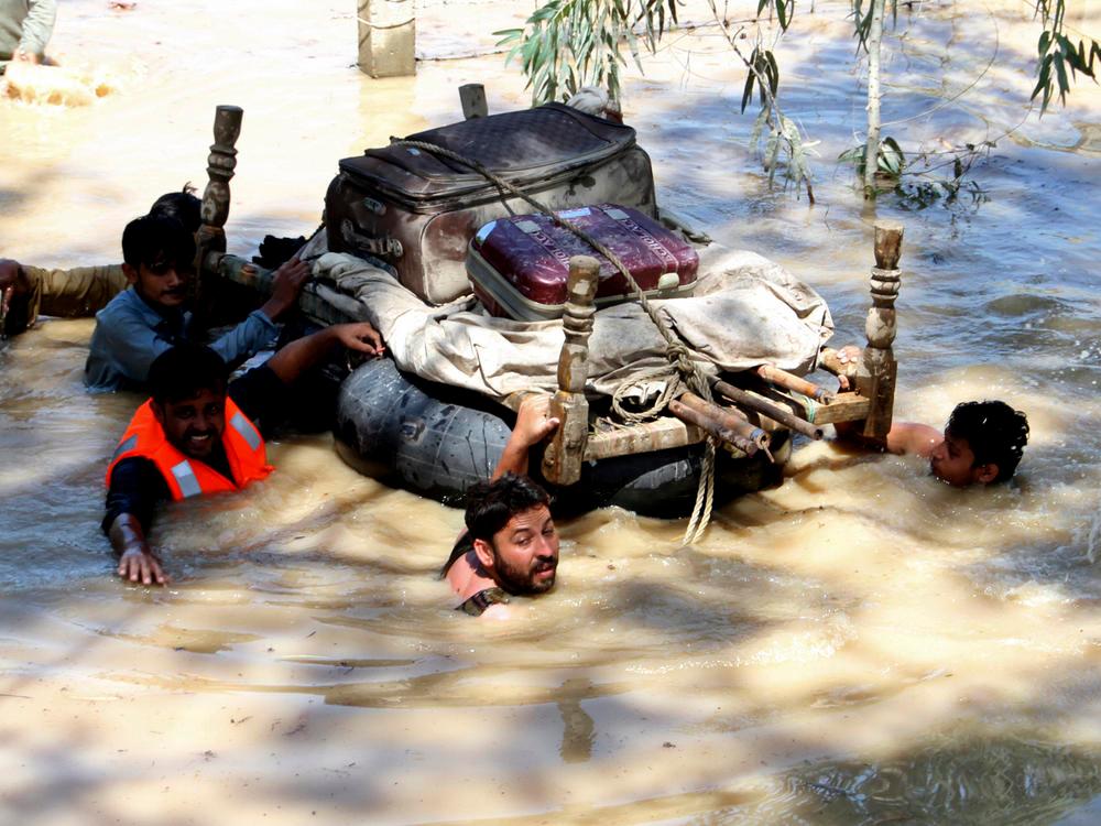 Climate change, a factor underlying disaster in Pakistan