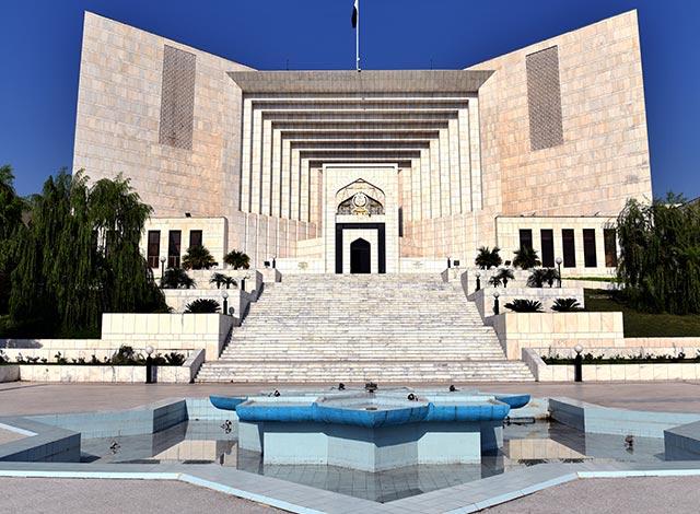 سپریم کورٹ نے وزیر ریلوے کے مشیر شاہ رخ خان کو برطرف کرنے کا حکم
