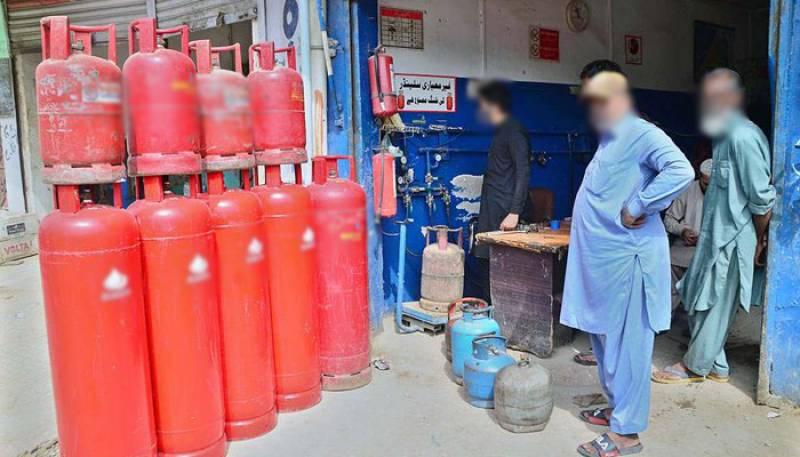 LPG price hikes by Rs30 per kg