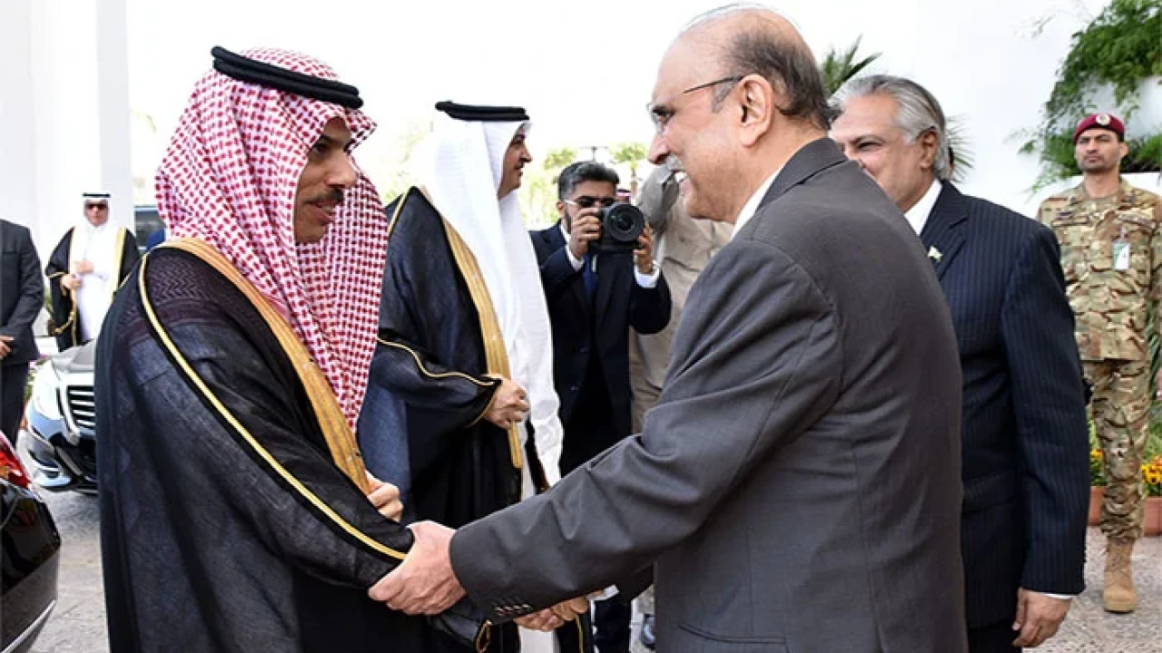 President Zardari meets Saudi foreign minister 